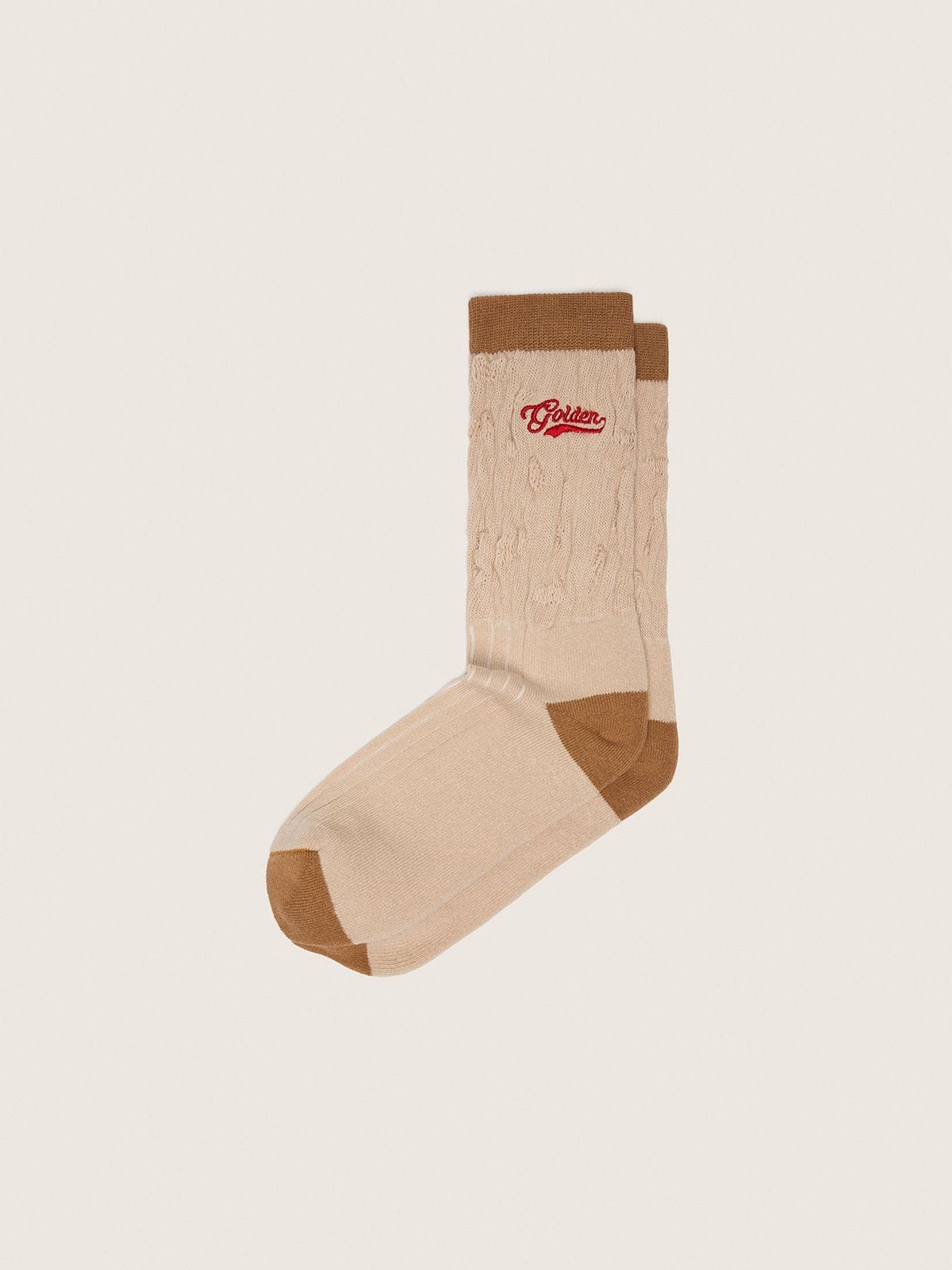 Calcetines de canal&eacute; de color beige con detalles marrones y logotipo rojo bordado