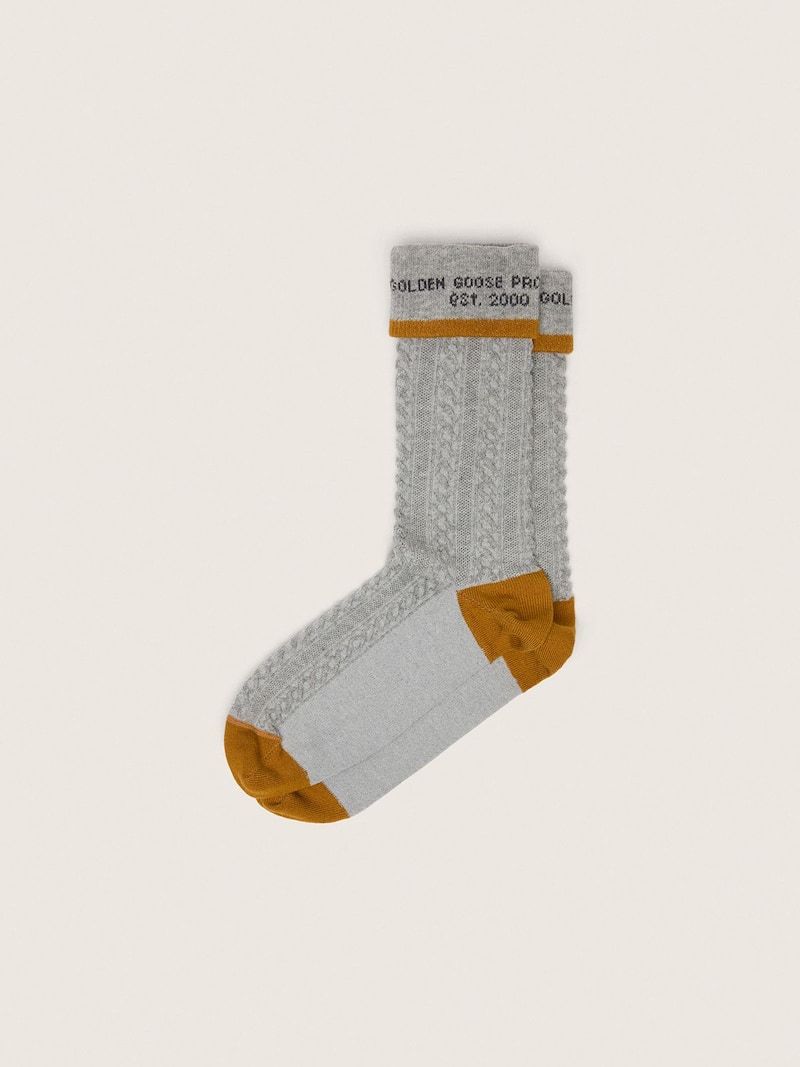 Chaussettes grises avec revers et d&eacute;tails orange