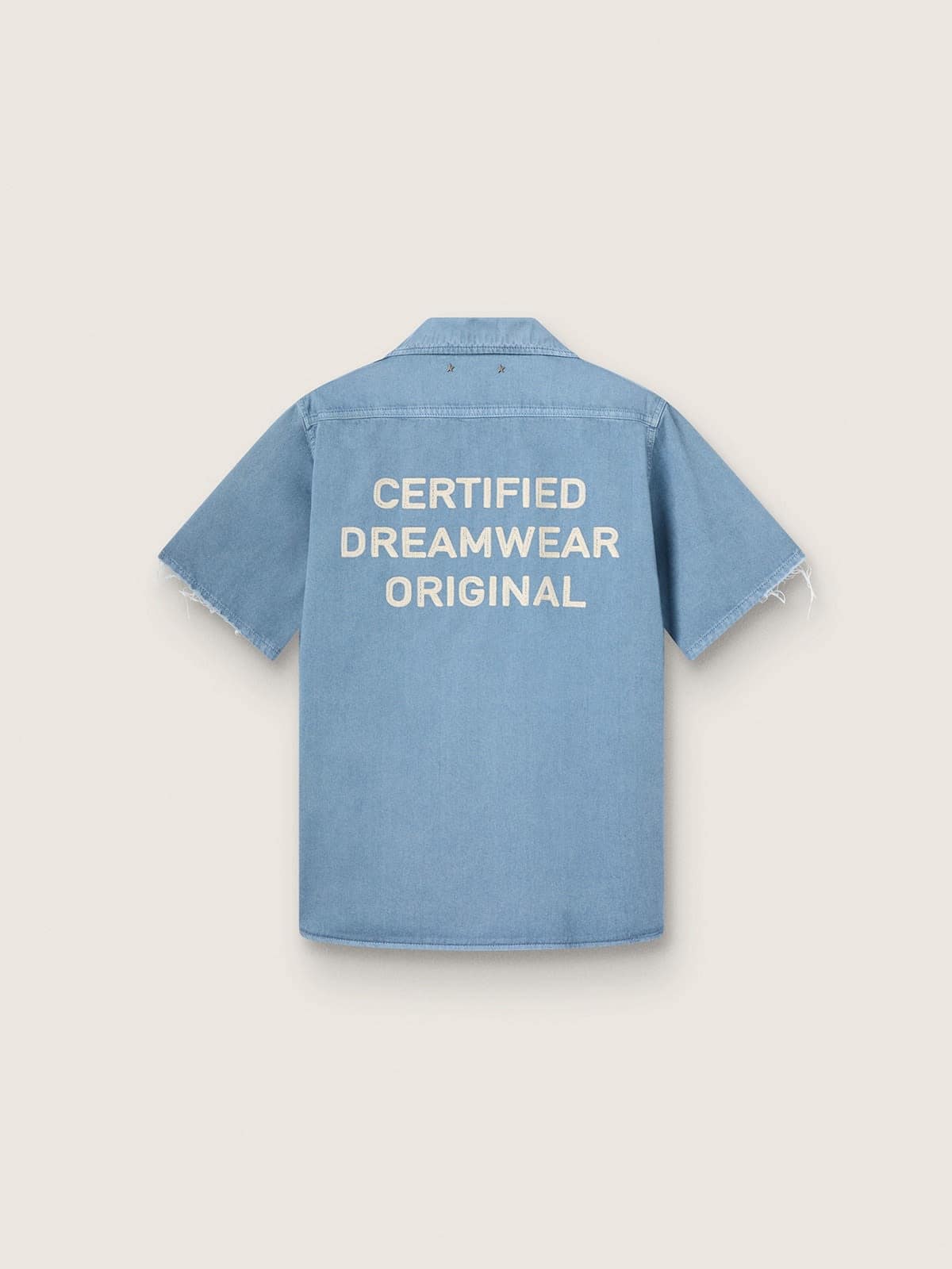Chemise unisexe en denim bleu ciel avec broderie dans le dos