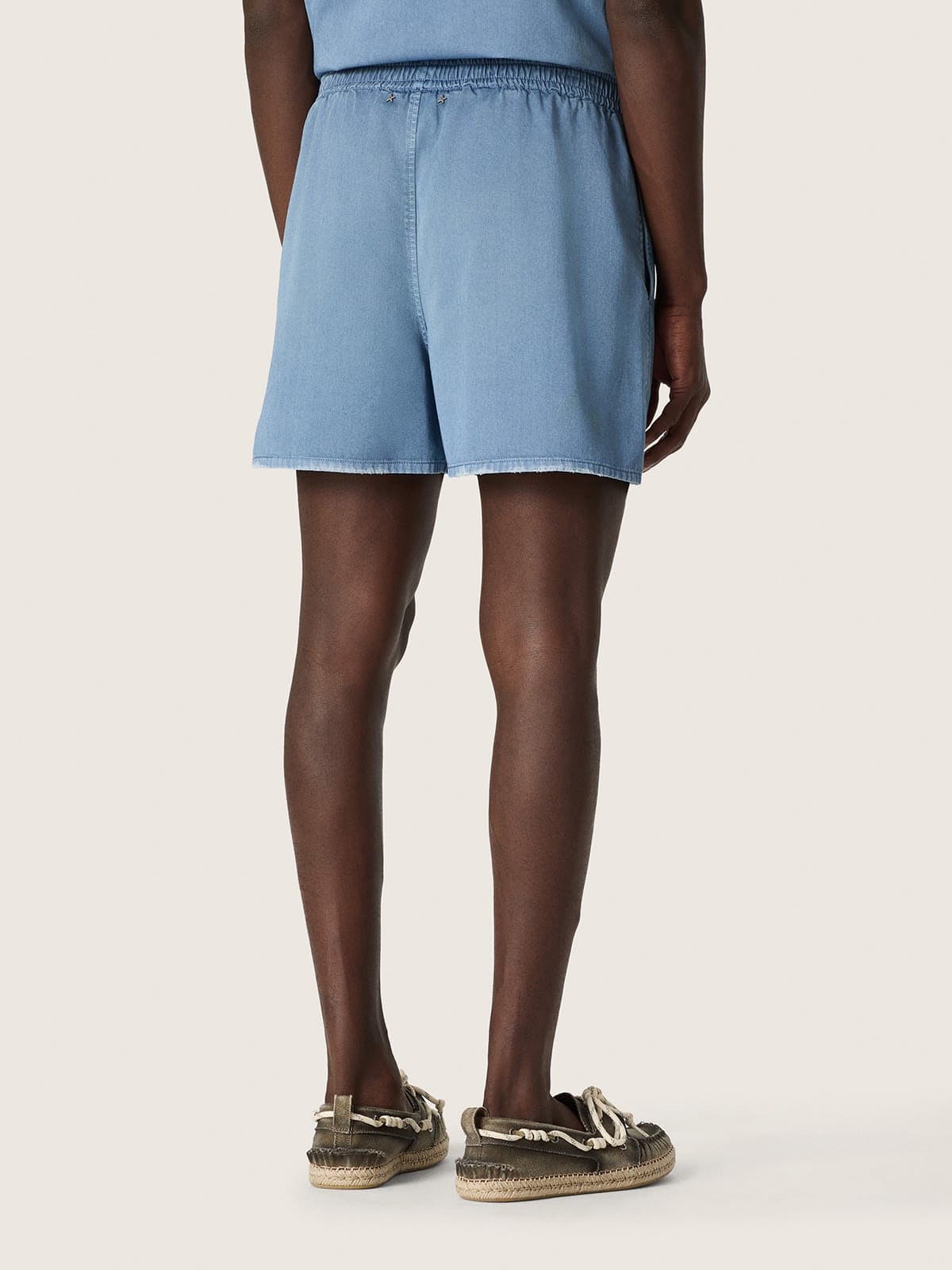 Golden Goose - Short unisexe en serg&eacute; de coton bleu ciel clair in 