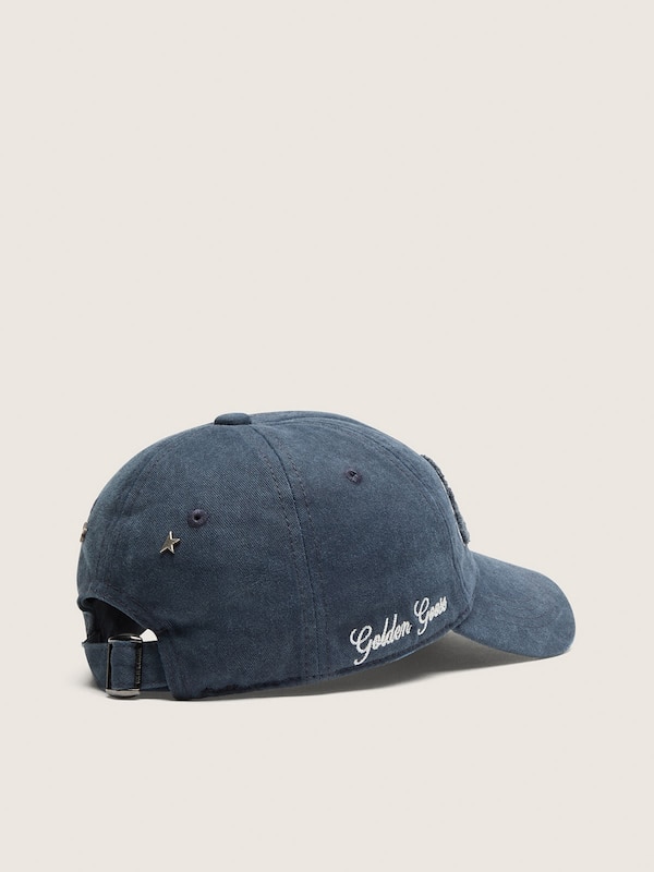 Navy-blue baseball cap with Golden logo embroidered in blue