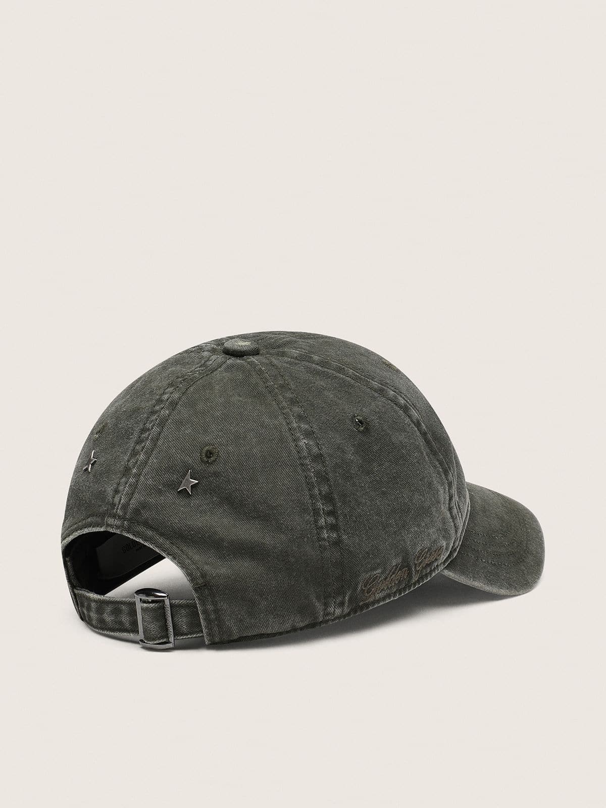 Baseballcap in dunklem Olivgr&uuml;n mit Ton in Ton gehaltenem Stickstern