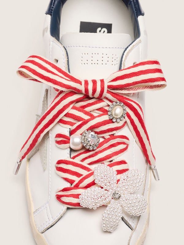 Golden Goose - Skin "Playful" red and beige striped laces with appliqué charms in 