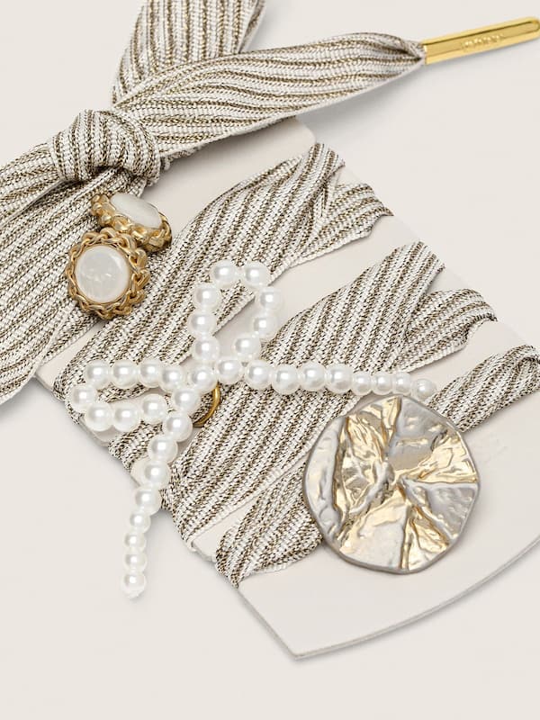 Golden Goose - Skins "Sparkling" white and gold striped laces embellished with charms in 