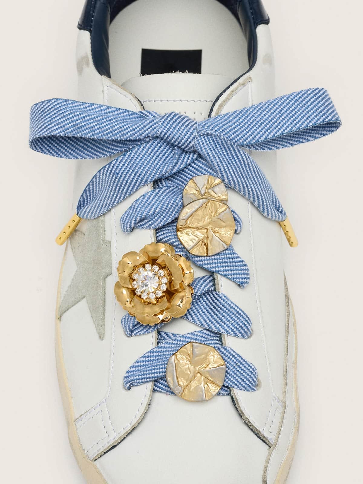 Golden Goose - Skins «Vintage» cordones con motivo espiguilla celestes y blancos con charms aplicados in 