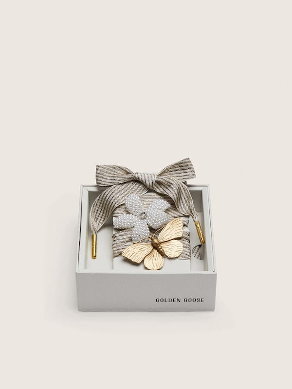 Golden Goose - Skins "Vintage" white and beige striped laces embellished with two charms in 
