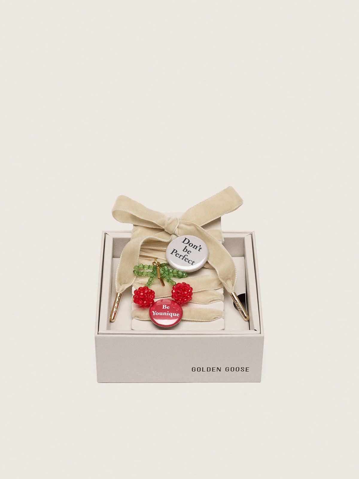 Golden Goose - Lacets Skins rose poudr&eacute; avec charm et broches in 