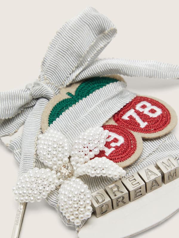 Golden Goose - Skins silver laces with charm and appliqu&eacute;s in 