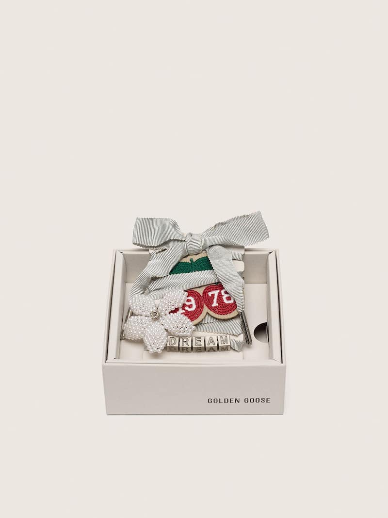 Skins silver laces with charm and appliqu&eacute;s