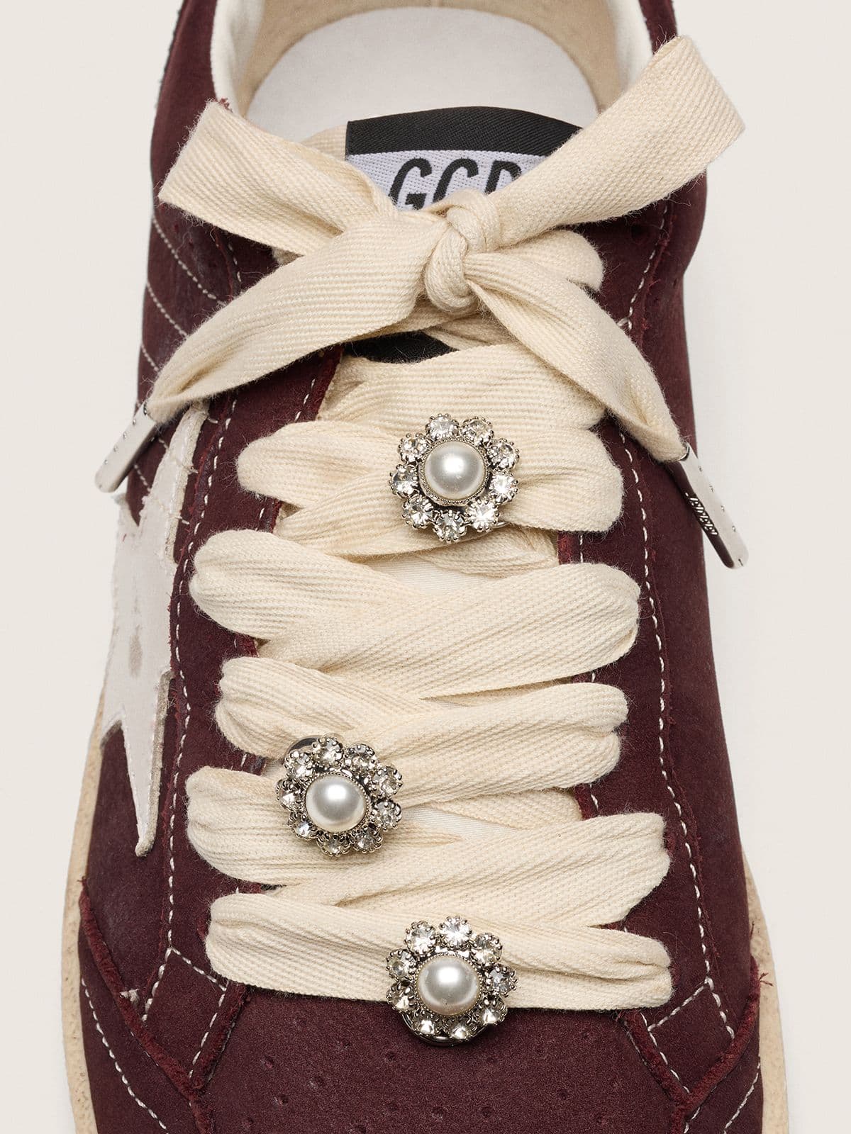 Golden Goose - Skins LTD laccio oro con charms cristalli applicati in 