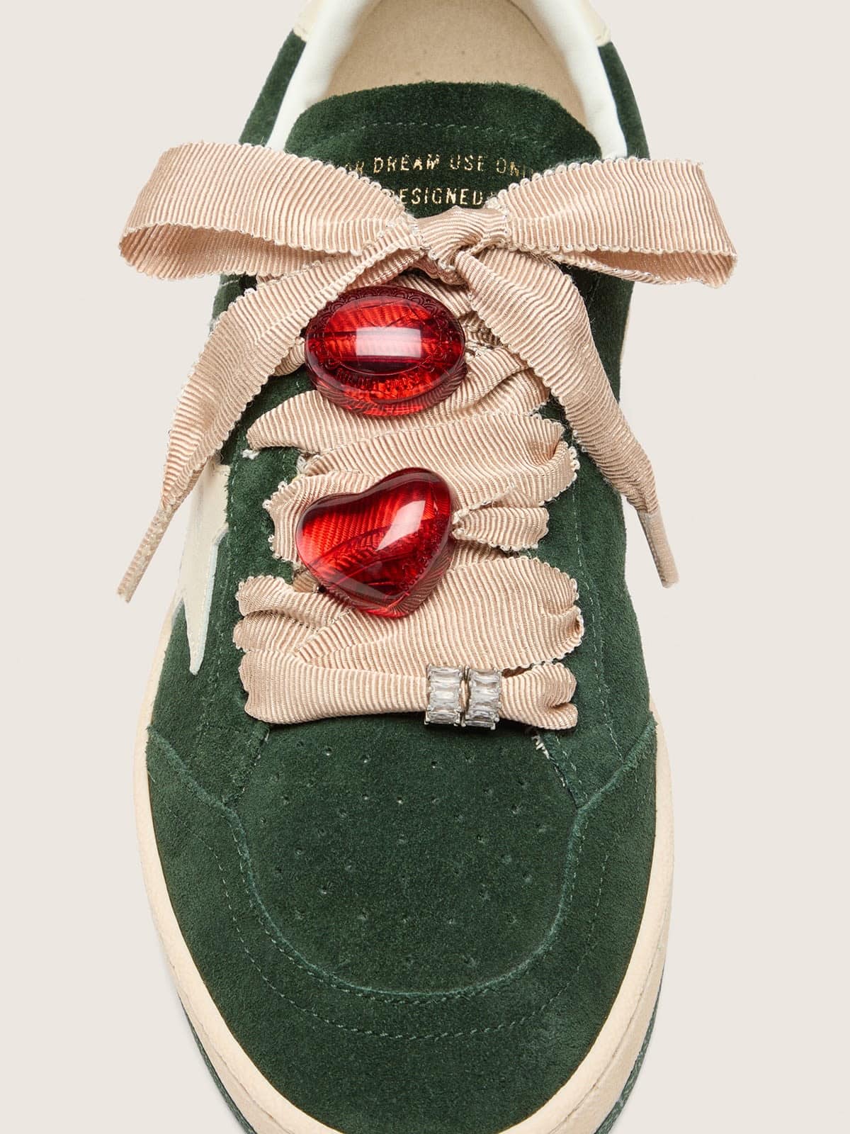 Golden Goose - Skins CNY laccio oro con charms rossi e cristalli in 