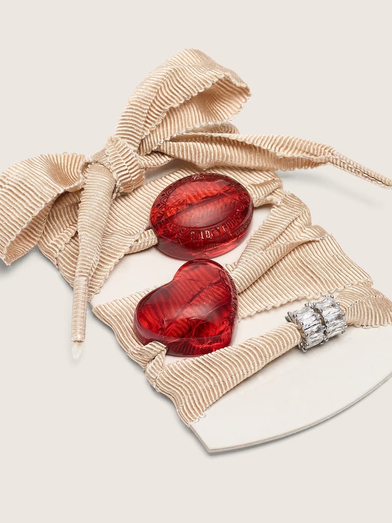 Golden Goose - Skins CNY cordones dorados con charms rojos y cristales in 