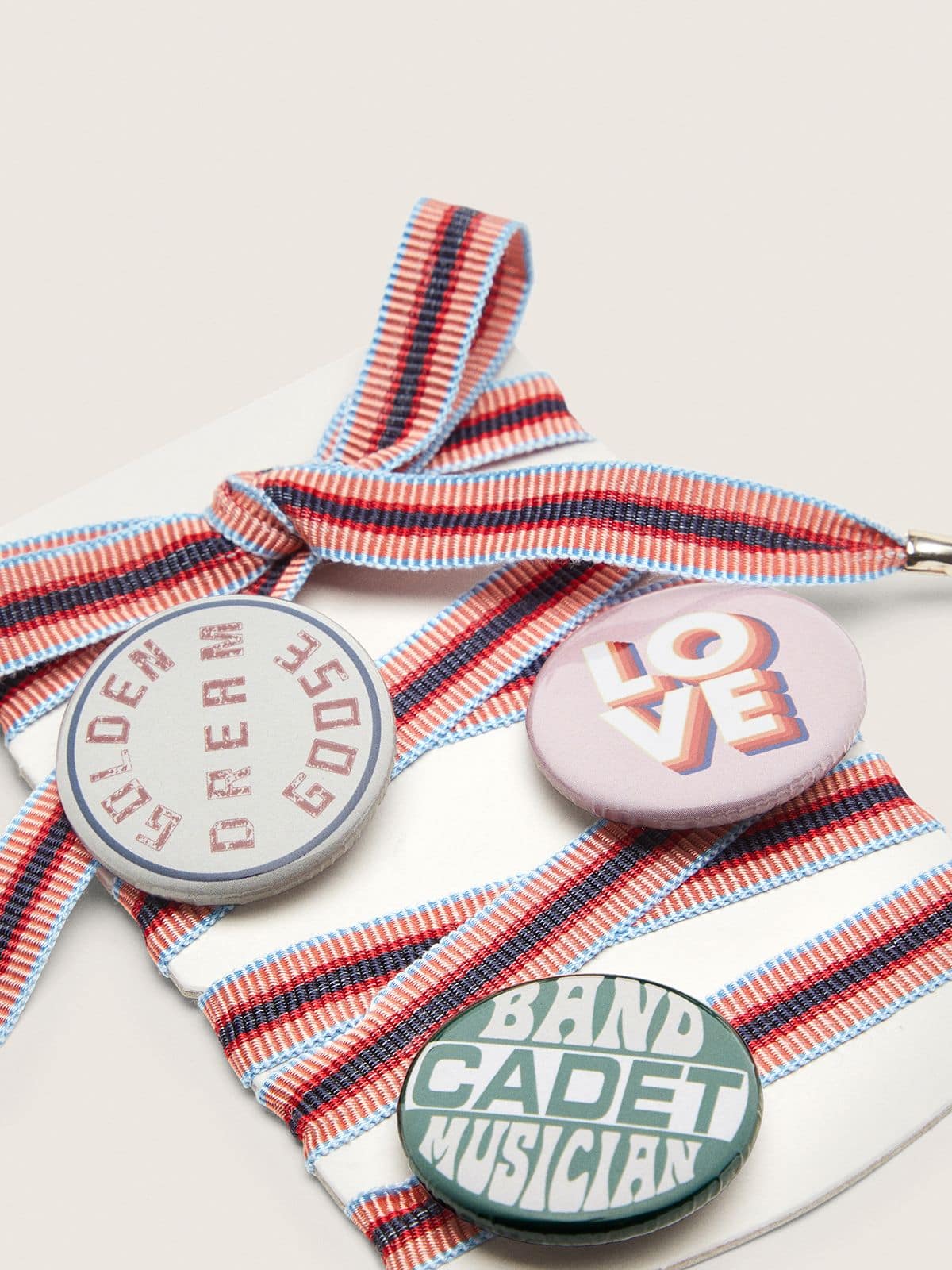 Golden Goose - Skins multicolor laces with turtle charm and pins in 