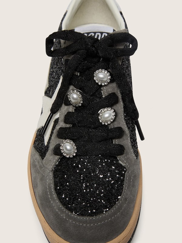 Golden Goose - Skins black laces with pearl charms in 