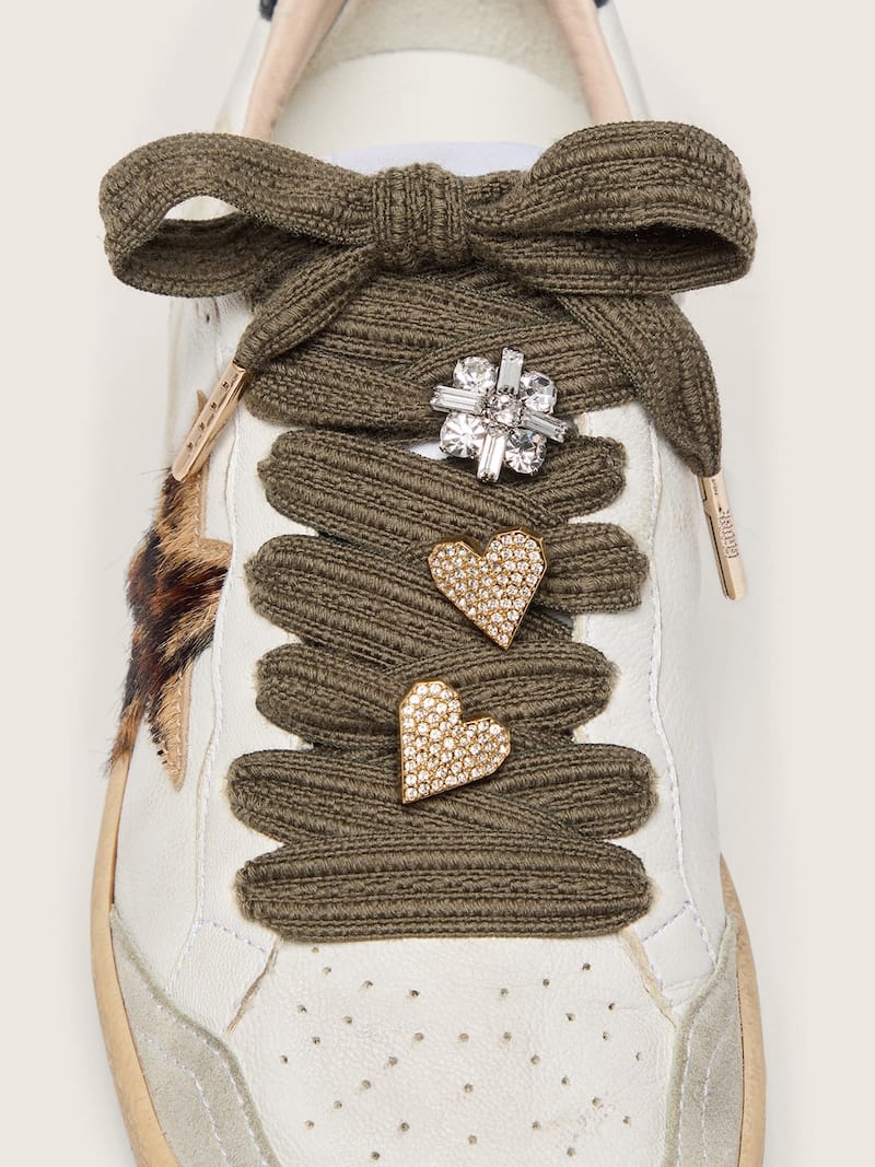 Golden Goose - Skins de lana color verde salvia con tres aplicaciones joya in 
