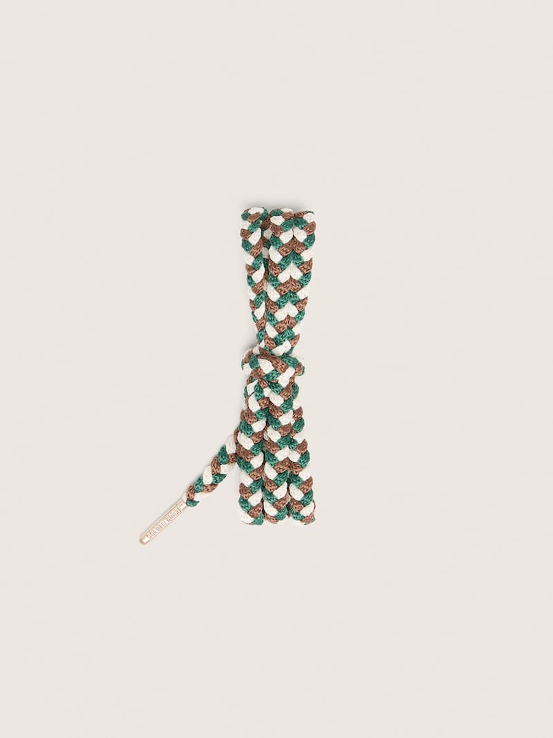 Lacets tress&eacute;s cr&egrave;me, vert et marron avec d&eacute;tails argent&eacute;s