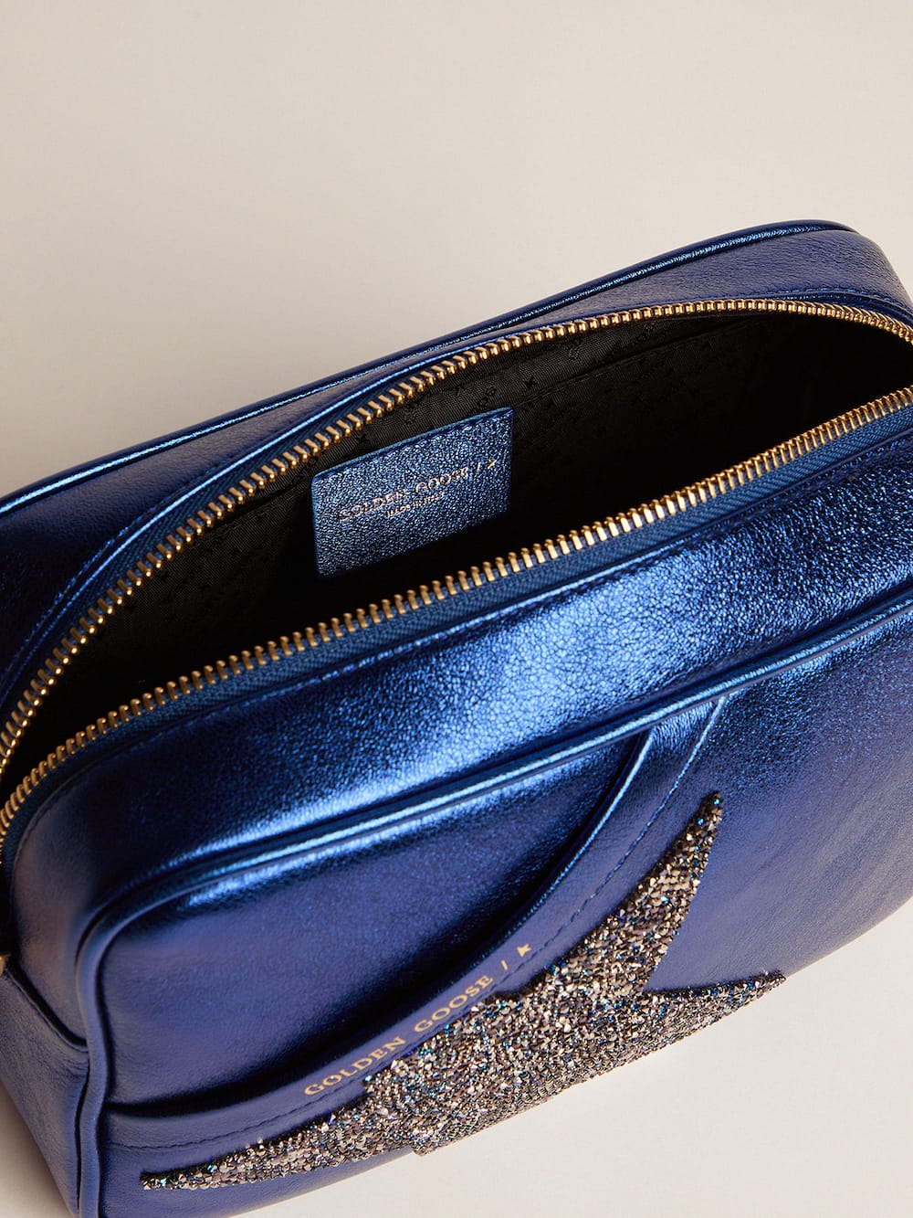 Golden Goose - Bolso Star Bag de piel laminada azul con estrella Swarovski in 
