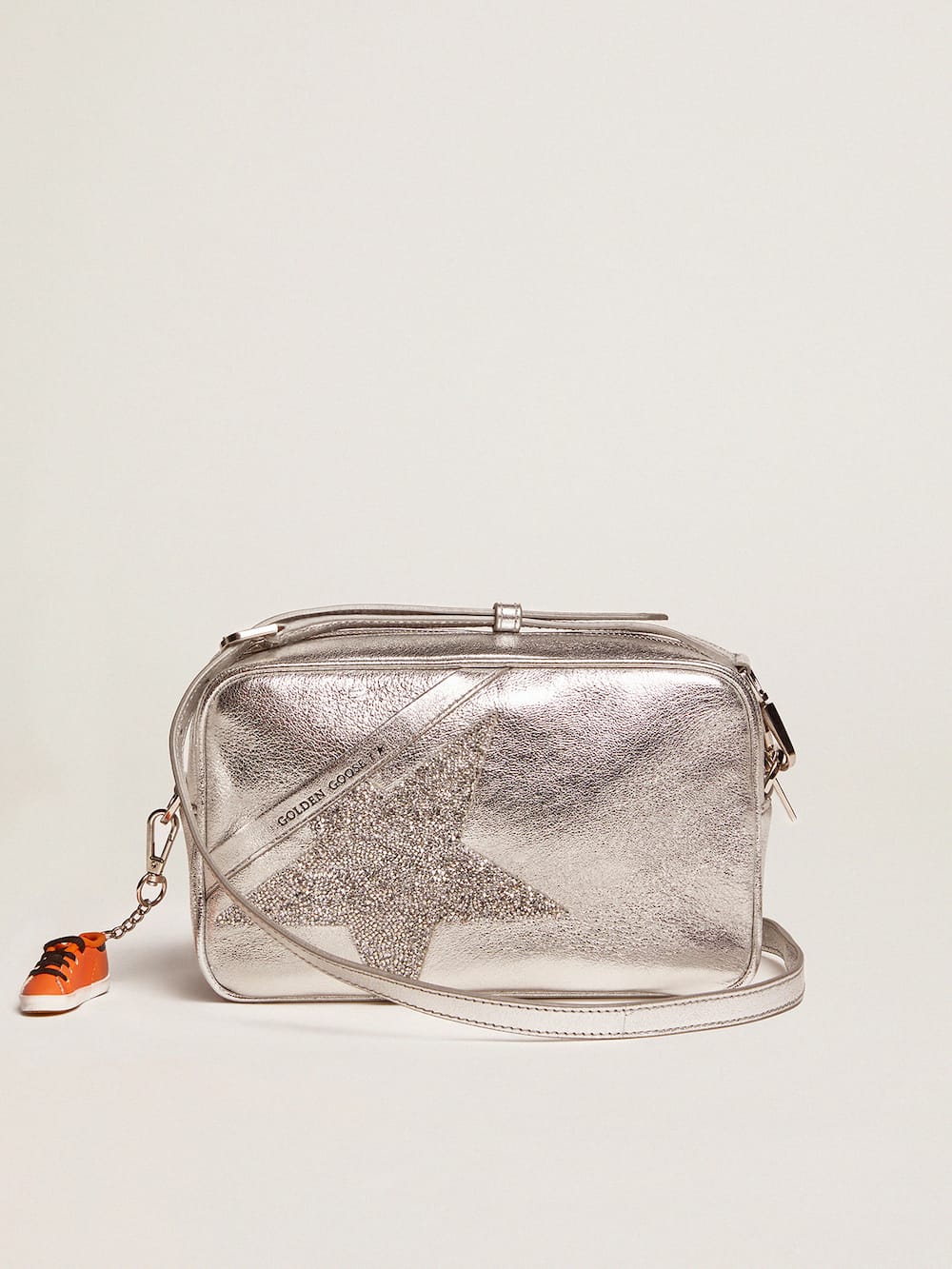 Golden Goose - Star Bag plateado de piel laminada con estrella con cristales Swarovski in 