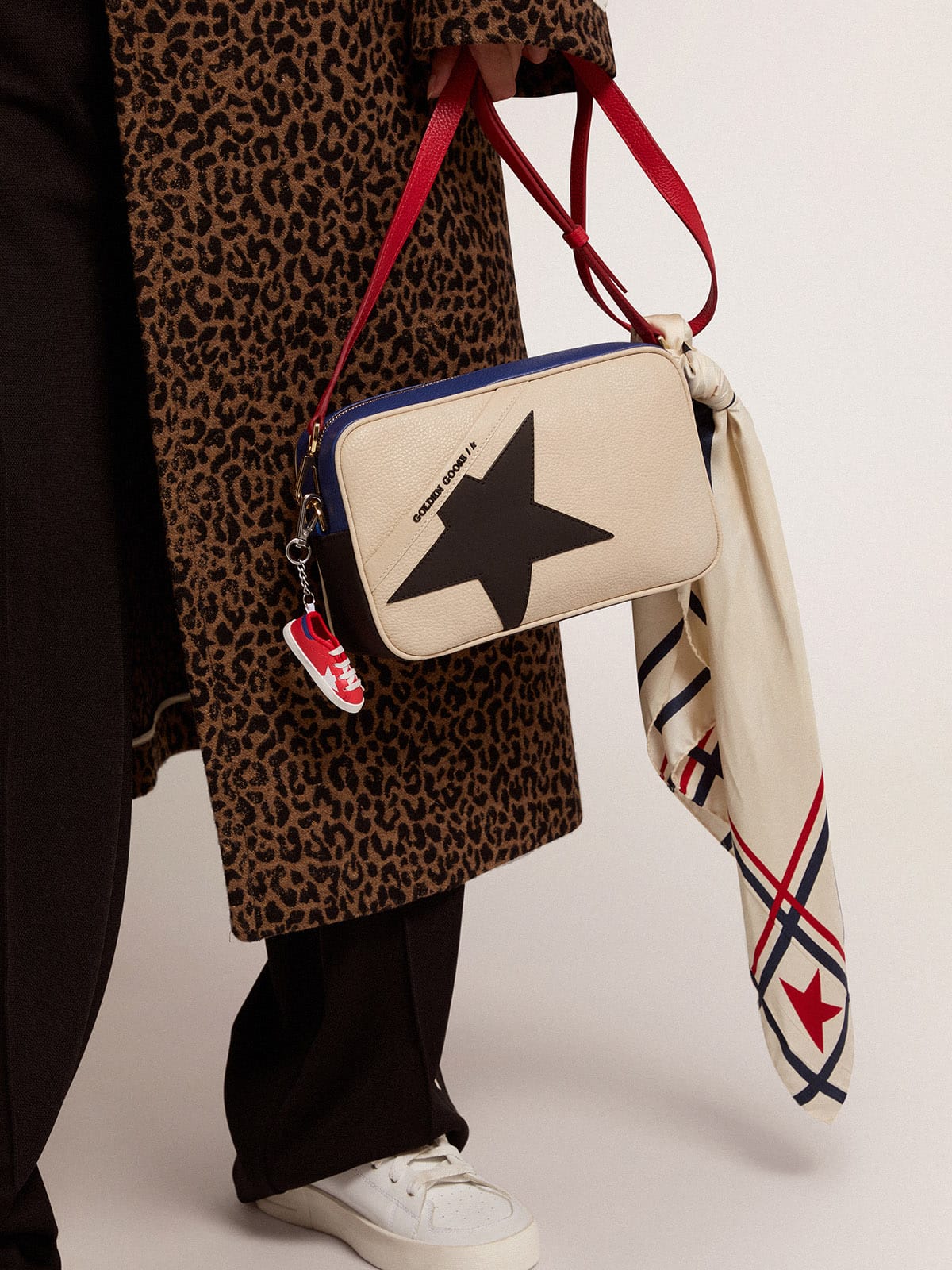 Golden Goose - Women's Star Bag in pebbled leather with black star in 