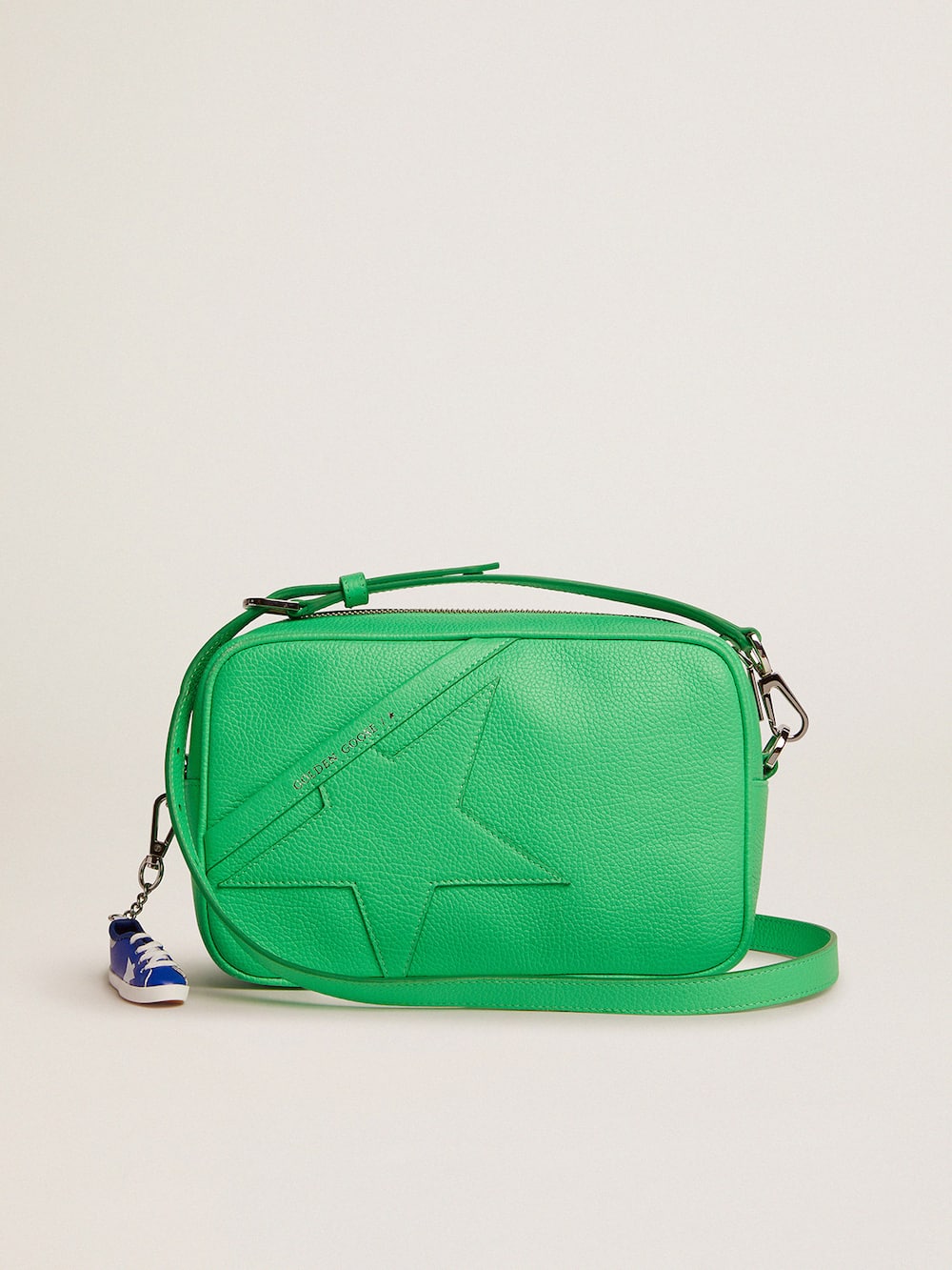 Golden Goose - Sac Star Bag en cuir grainé vert fluo avec étoile ton sur ton in 