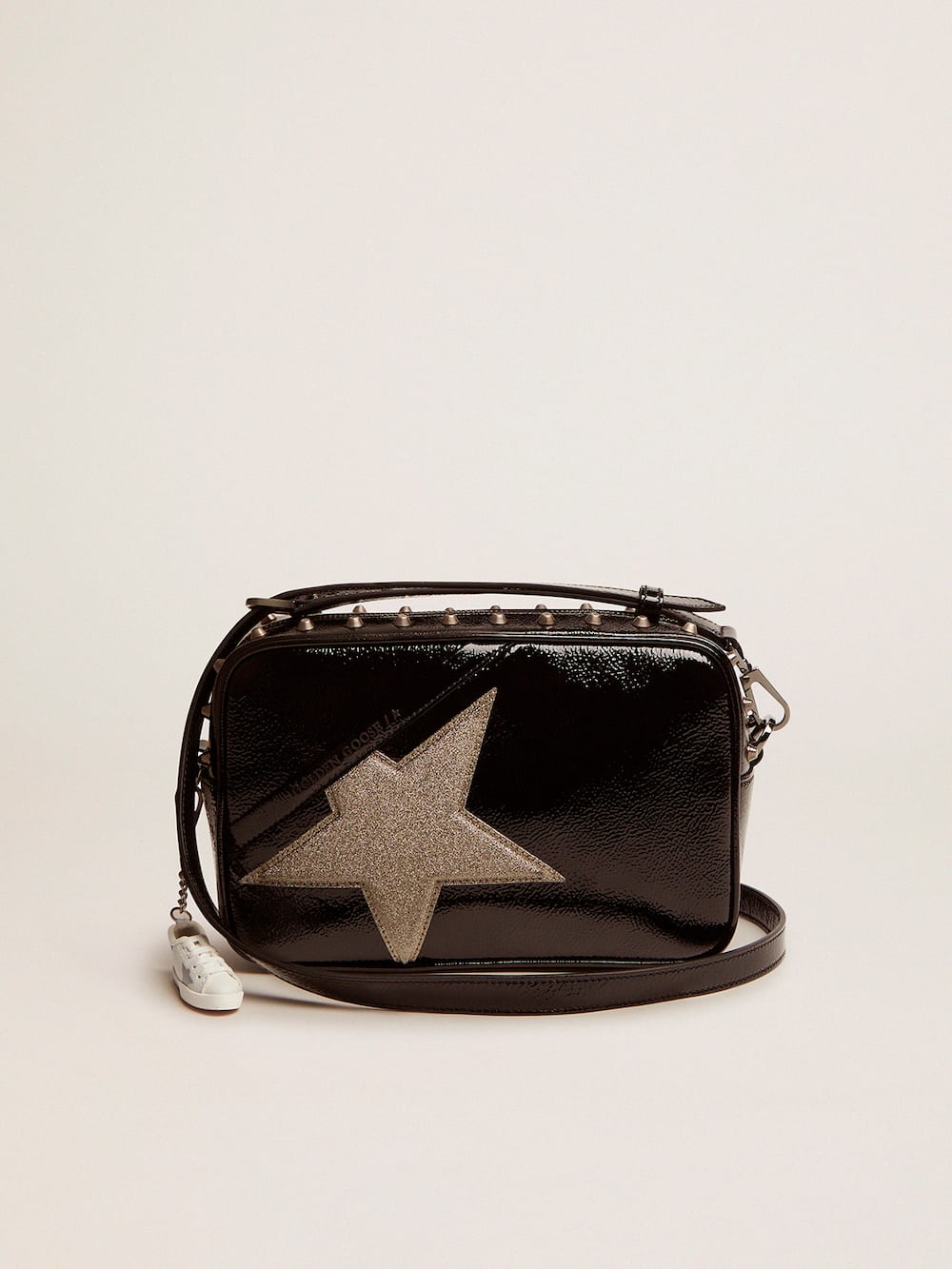 Golden Goose - Borsa Star Bag in pelle nera verniciata e stella in glitter argento in 