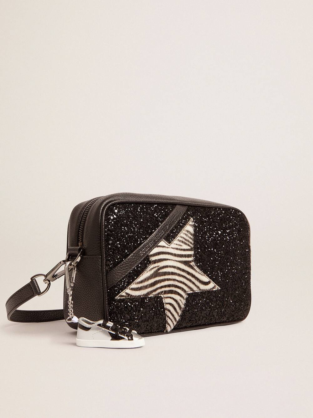 Golden Goose - Star Bag mit schwarzem Glitzer und Stern aus Cavallino-Leder mit Zebrastreifen in 