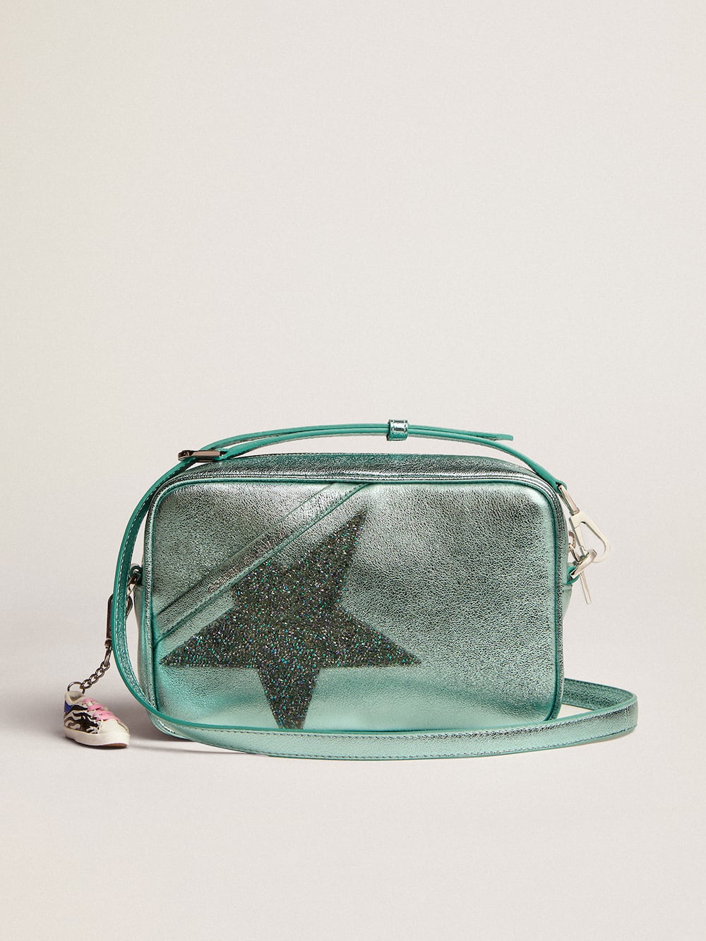 Golden Goose - Star Bag de piel laminada turquesa con estrella de cristales de Swarovski in 