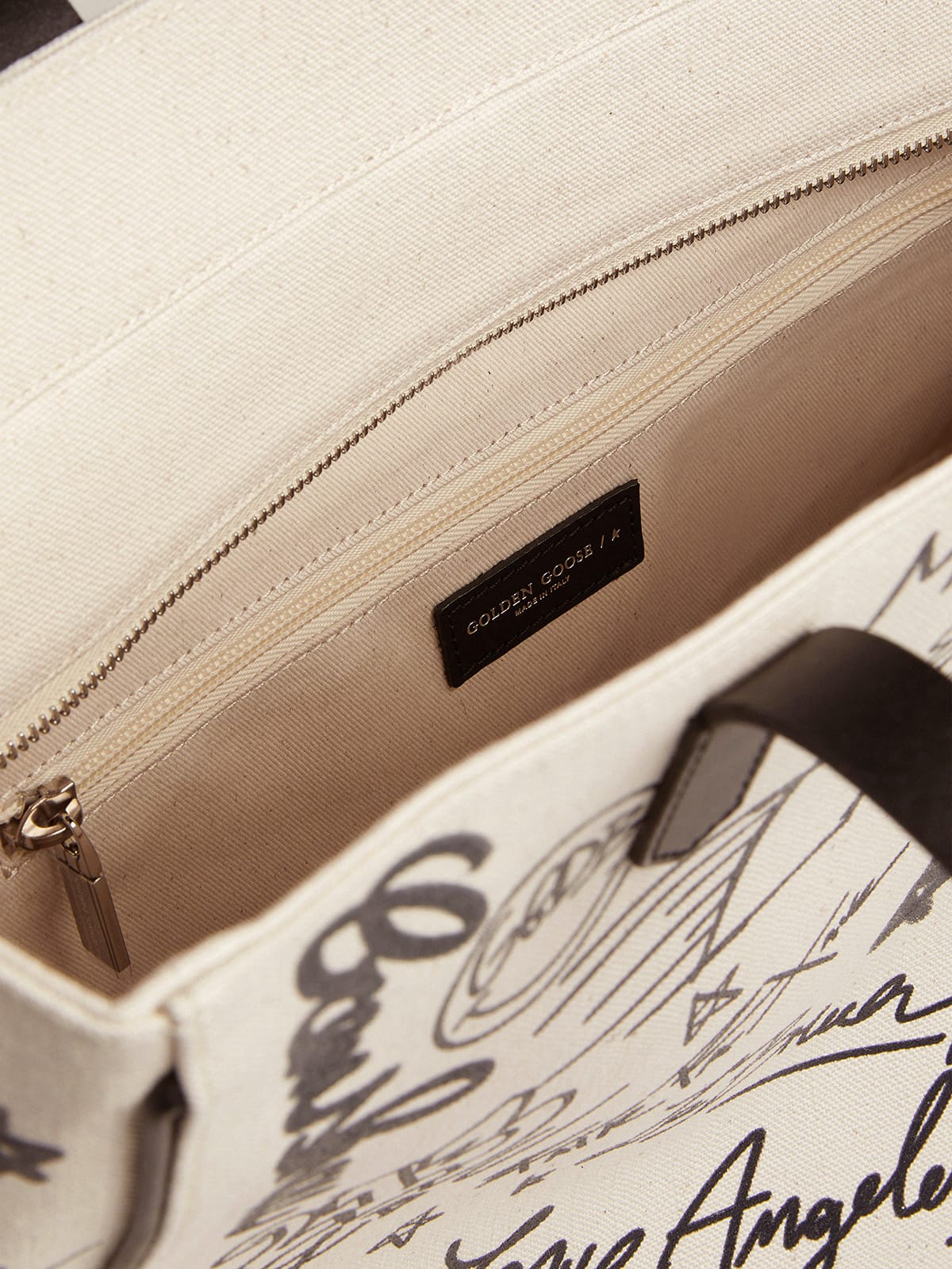 Golden Goose - California Bag North-South blanco con estampado de grafiti in 