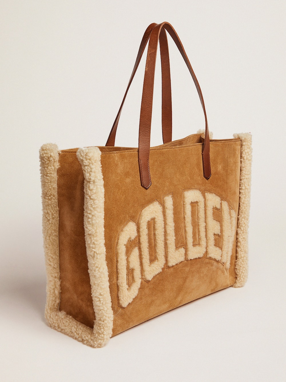 Golden Goose - California Bag aus Rauleder und Shearling im Querformat in 