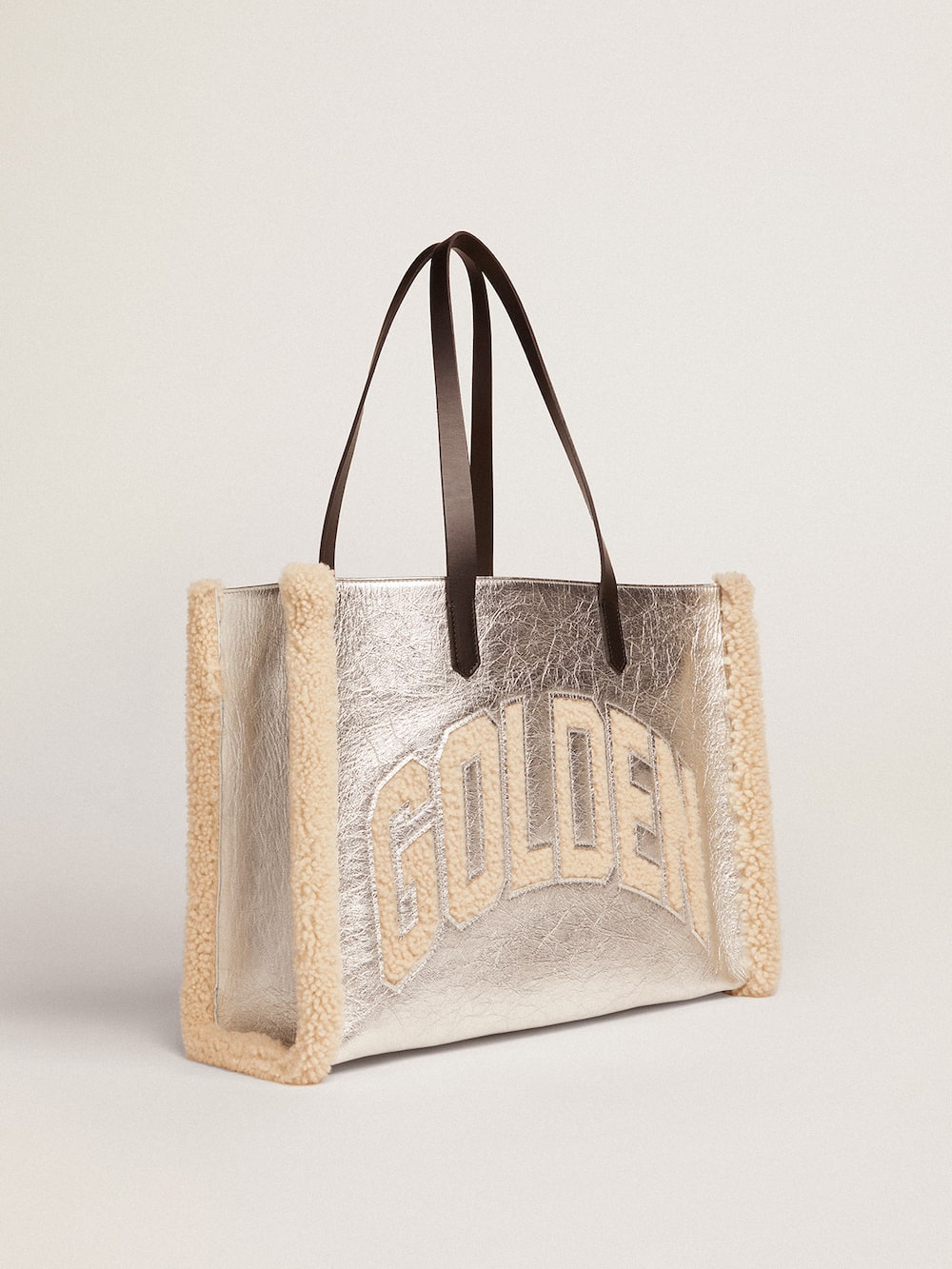 Golden Goose - California Bag East-West in pelle laminata argento e inserti in lana in 