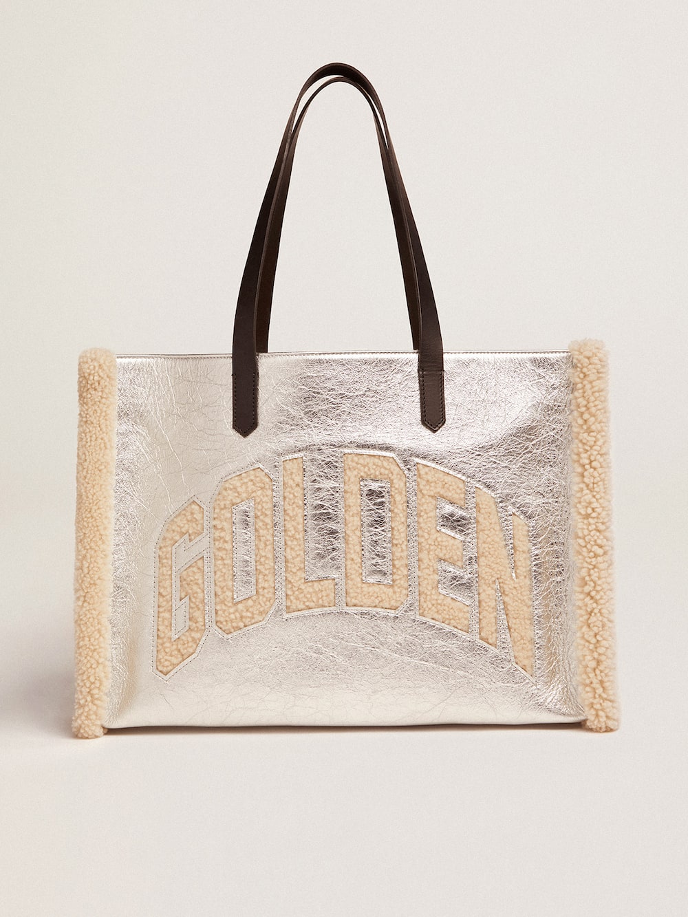 Golden Goose - California Bag East-West in pelle laminata argento e inserti in lana in 
