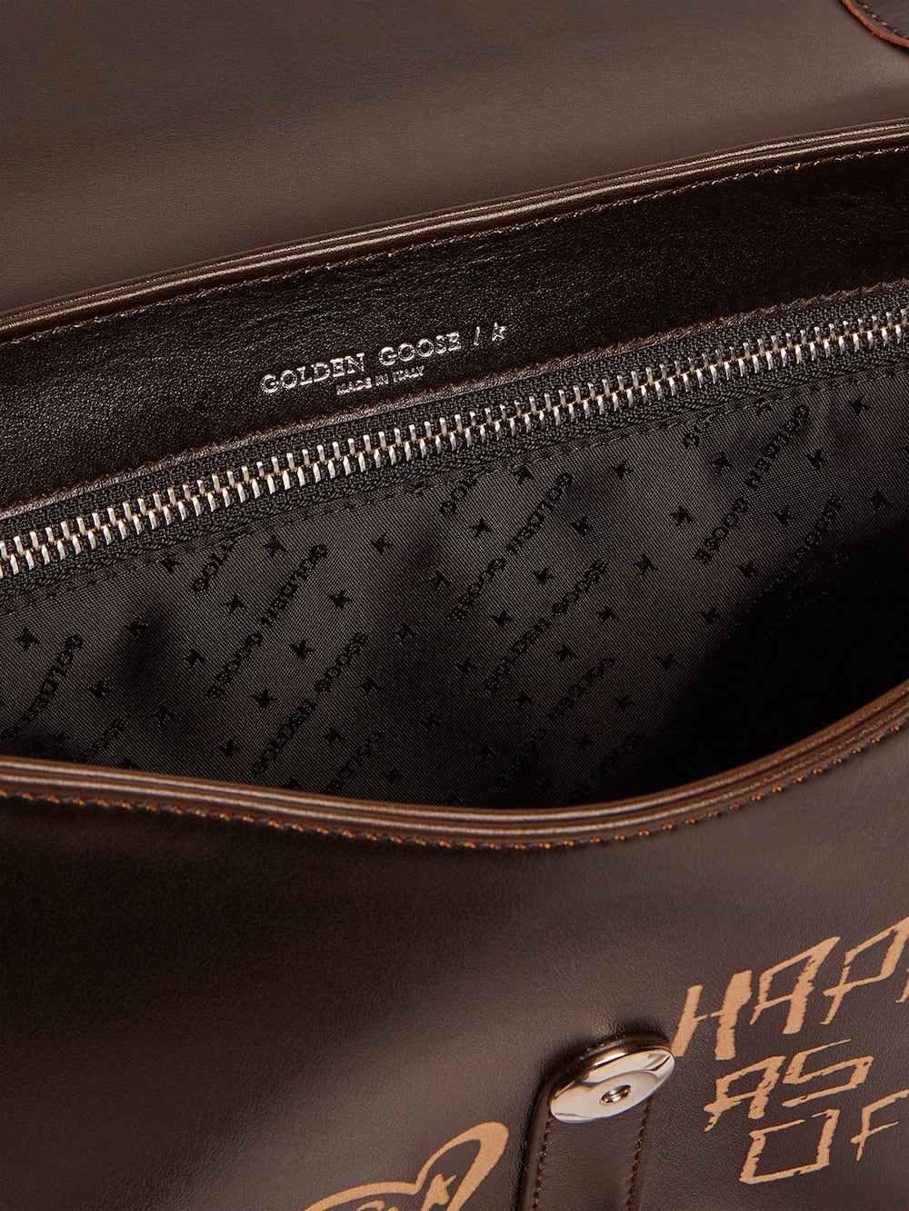Golden Goose - Sac Rodeo Bag moyen en cuir noir avec inscriptions contrastées in 