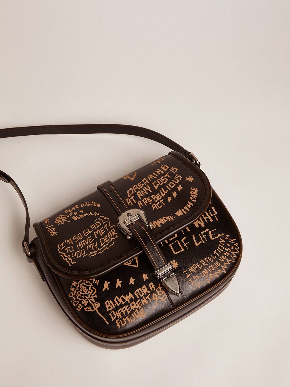 Golden Goose - Tasche Rodeo Bag Medium aus schwarzem Leder mit Kontrastschrift in 