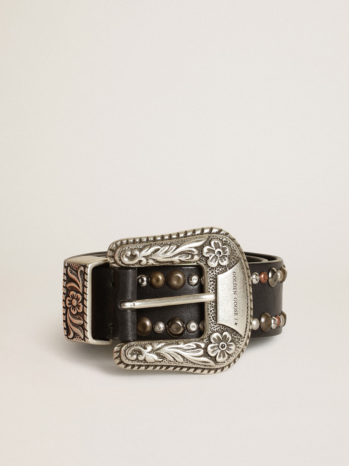 Women s belt in black leather with studs