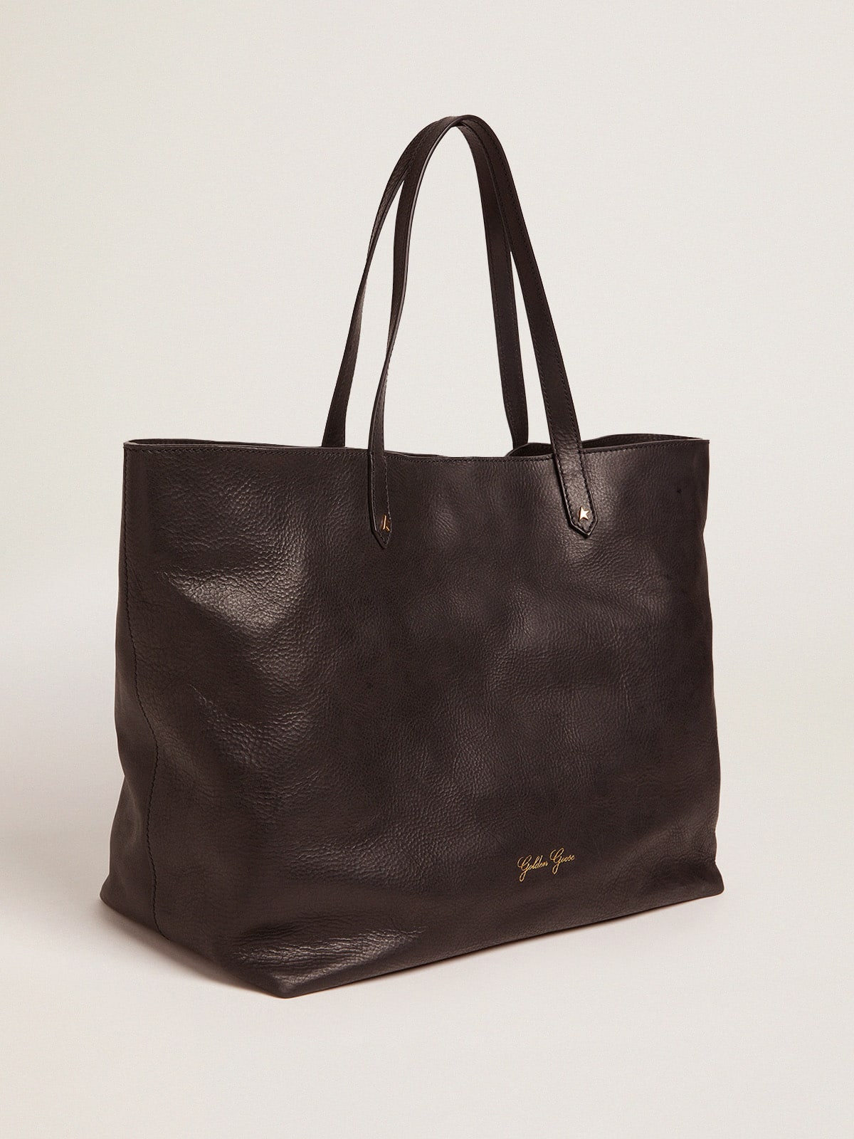 Golden Goose - Pasadena Bag in black hammered leather with gold logo on the front in 