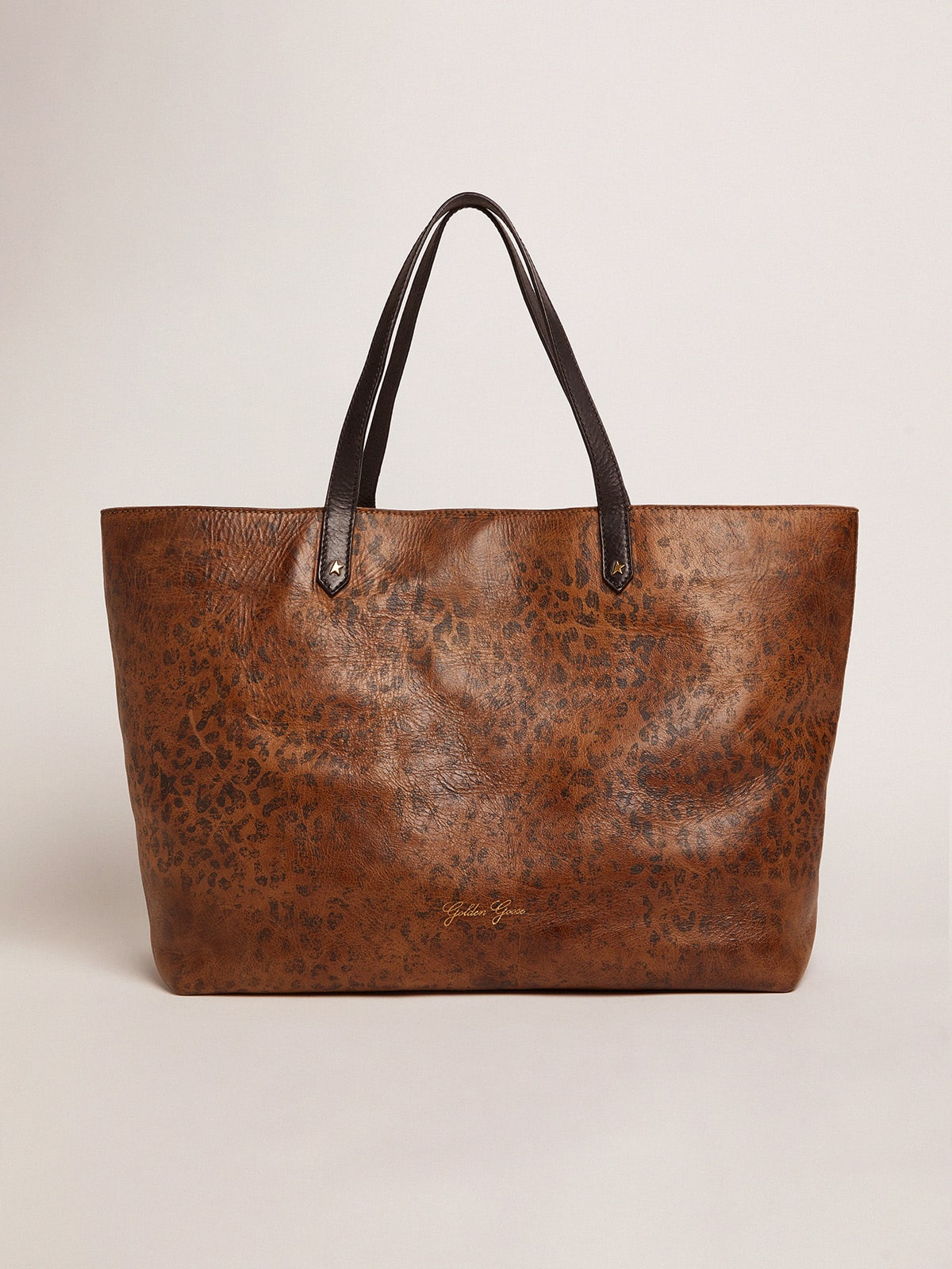 Golden Goose - Pasadena Bag in hammered leather with leopard print and contrasting black handles in 