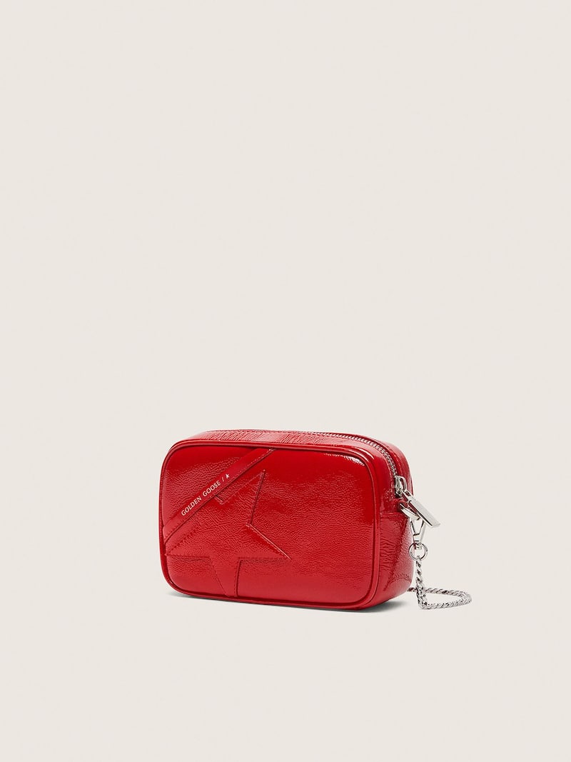 Golden Goose - Mini Star Bag femme en cuir verni rouge avec &eacute;toile ton sur ton in 