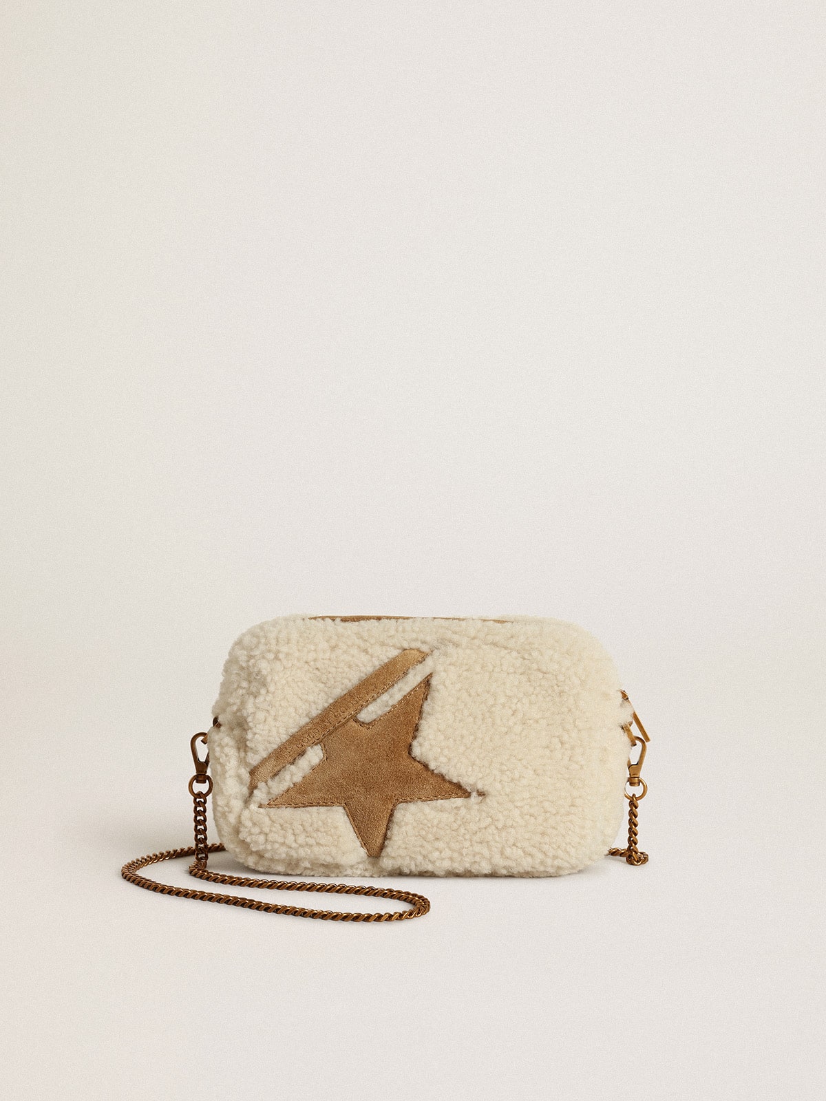 Golden Goose - Mini Star Bag de shearling beige con estrella de ante in 