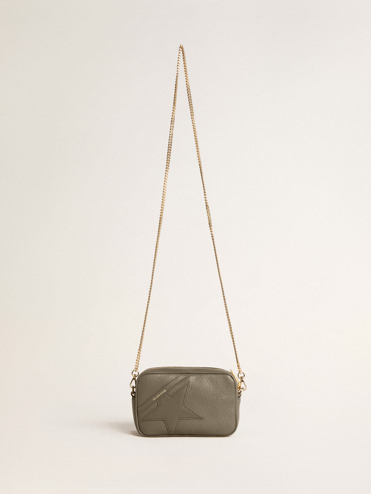 Golden Goose - Mini Star Bag de piel verde salvia con estrella tono sobre tono in 