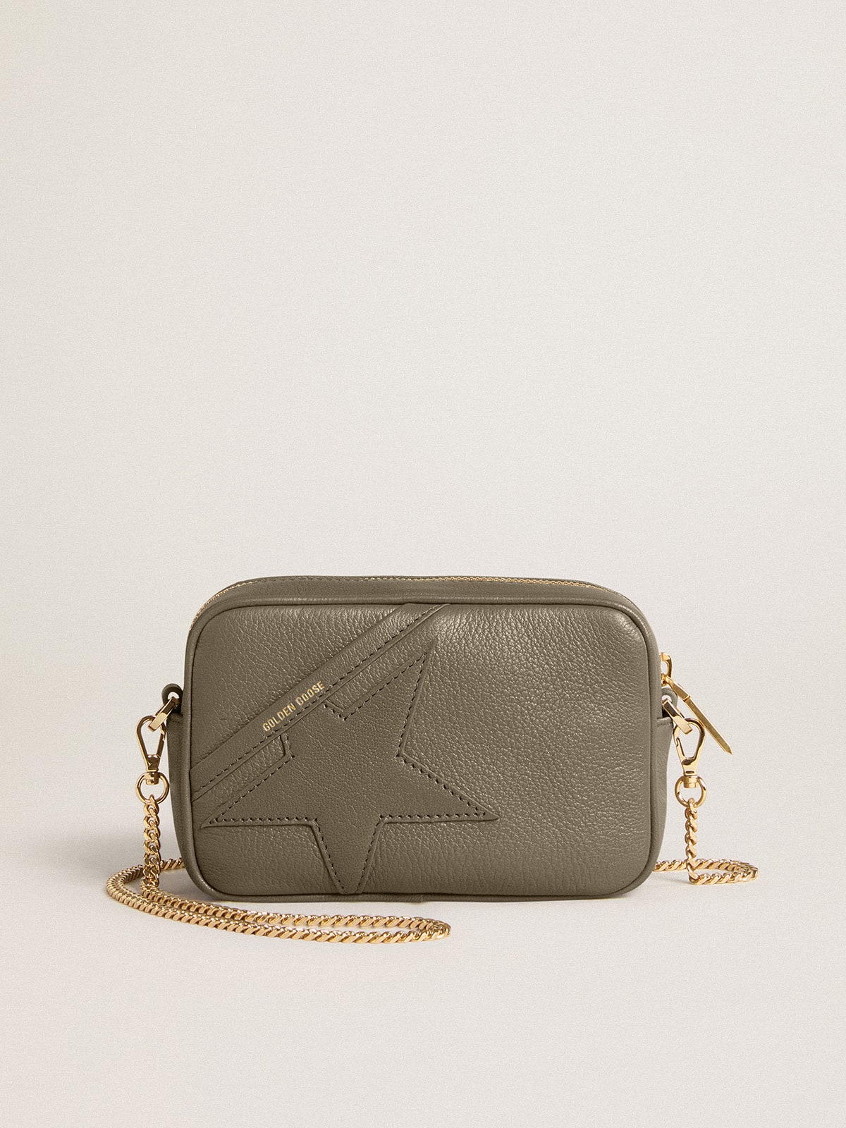 Golden Goose - Mini Star Bag de piel verde salvia con estrella tono sobre tono in 