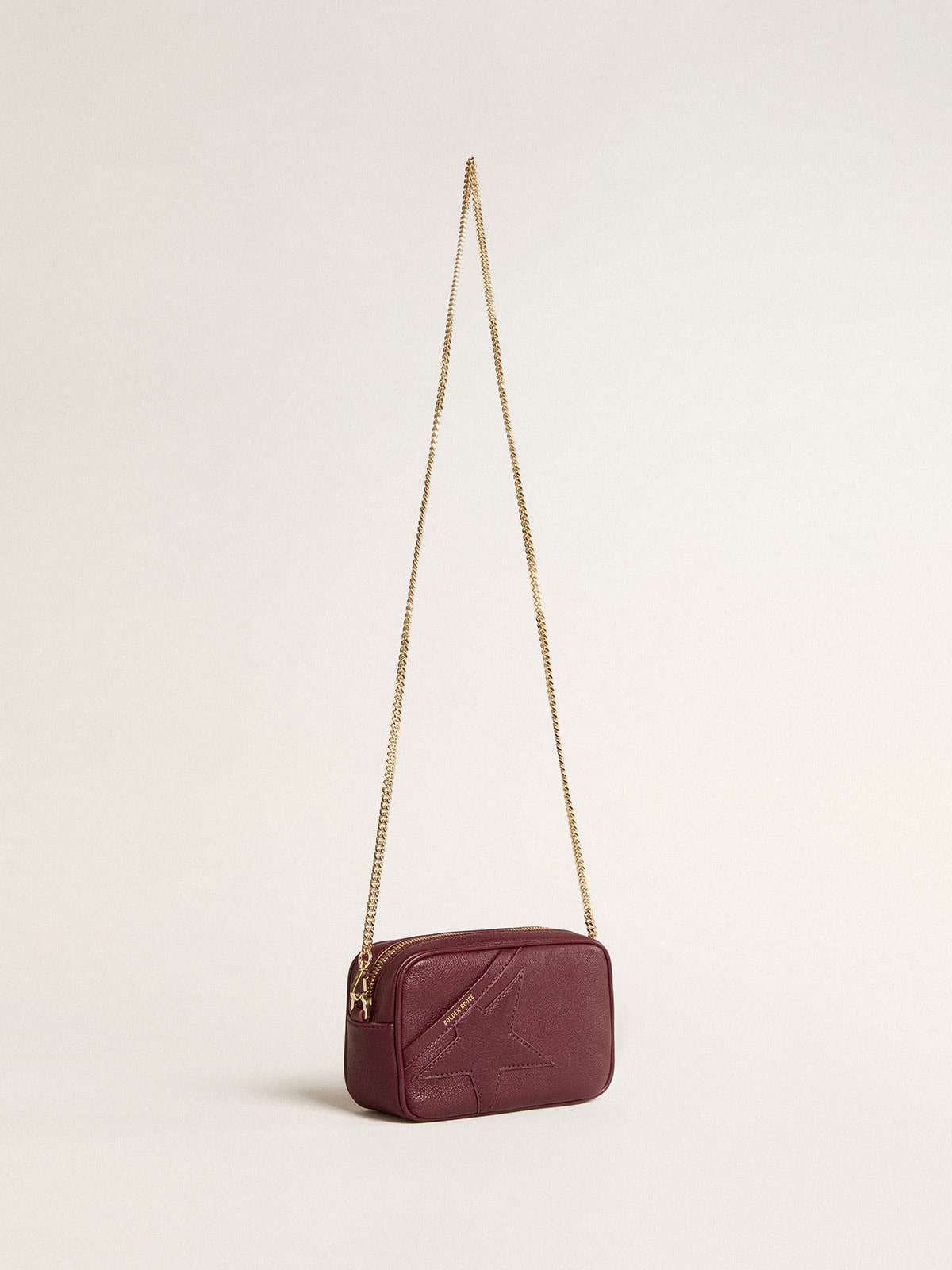 Golden Goose - Mini Star Bag in pelle vino rosso con stella ton sur ton in 