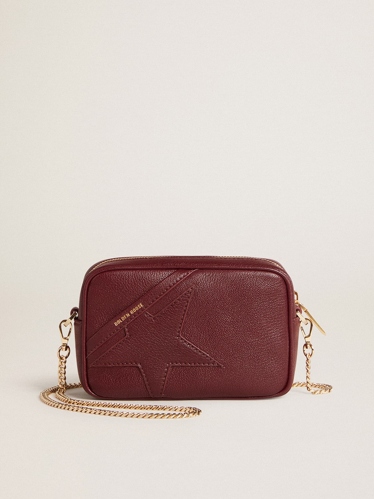 Golden Goose - Mini Star Bag en cuir vin rouge avec étoile ton sur ton in 