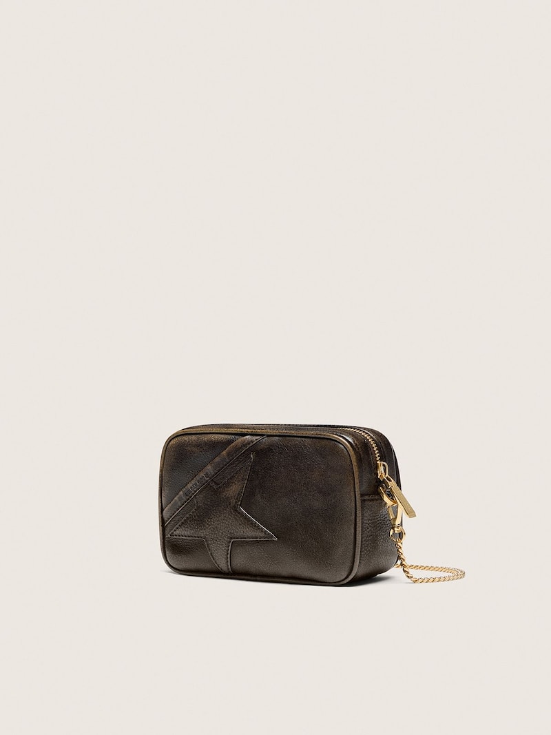 Golden Goose - Mini Star Bag en cuir effet us&eacute; couleur marron fonc&eacute; avec &eacute;toile ton sur ton in 