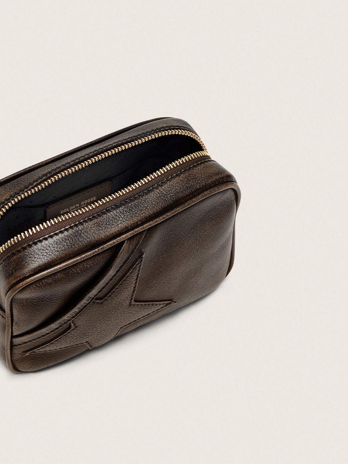 Golden Goose - Mini Star Bag in pelle distressed color testa di moro con stella ton sur ton in