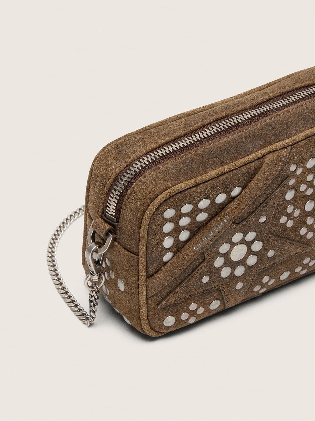 Golden Goose - Mini Star Bag de camur&ccedil;a verde militar com estrela tom sobre tom e tachas aplicadas in 