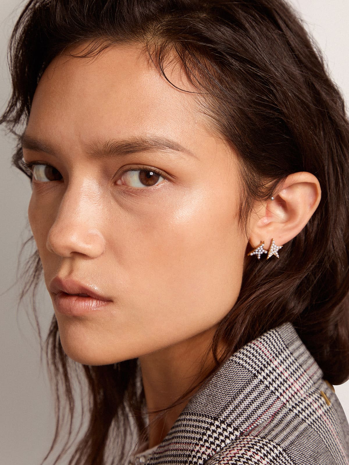 Golden Goose - Pendientes de botón color oro viejo con cuentas decorativas para mujer in 