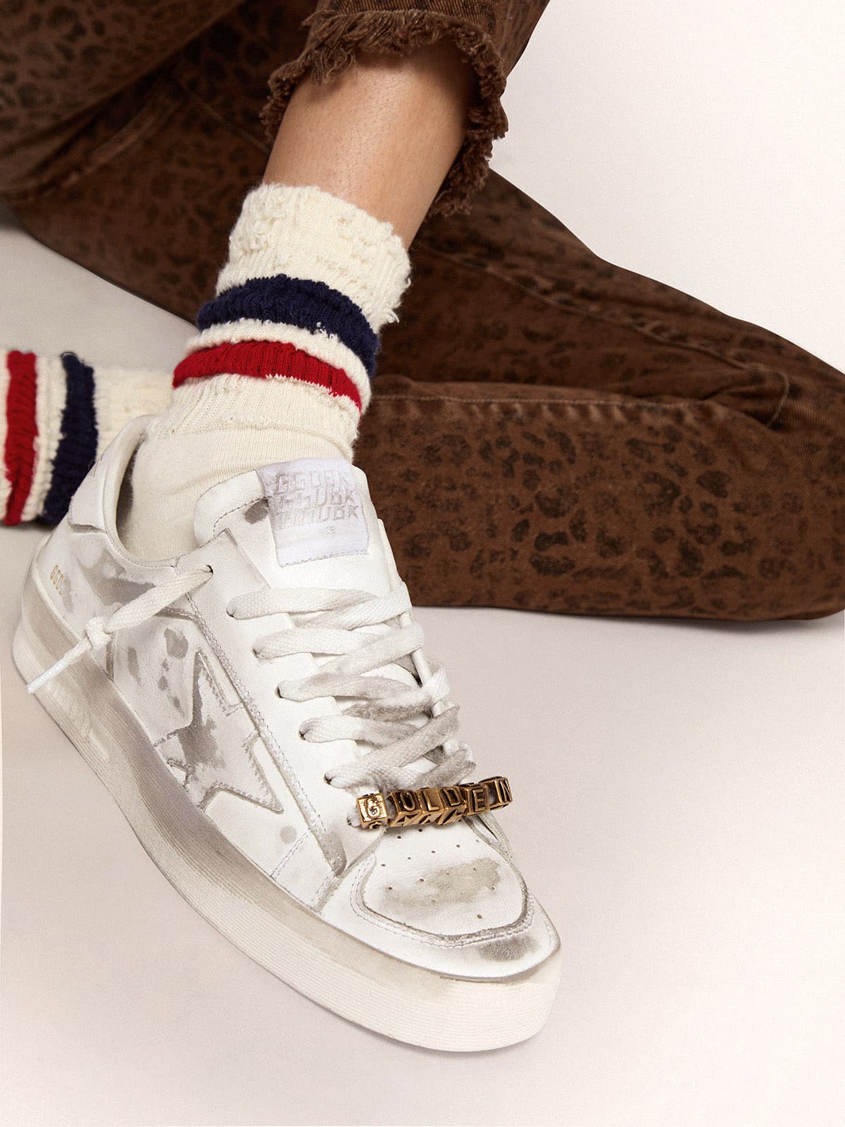 GOLDEN  フルオンハンクル GWA00682A000385 35341 Women's cubic charms in antique gold color with letters of