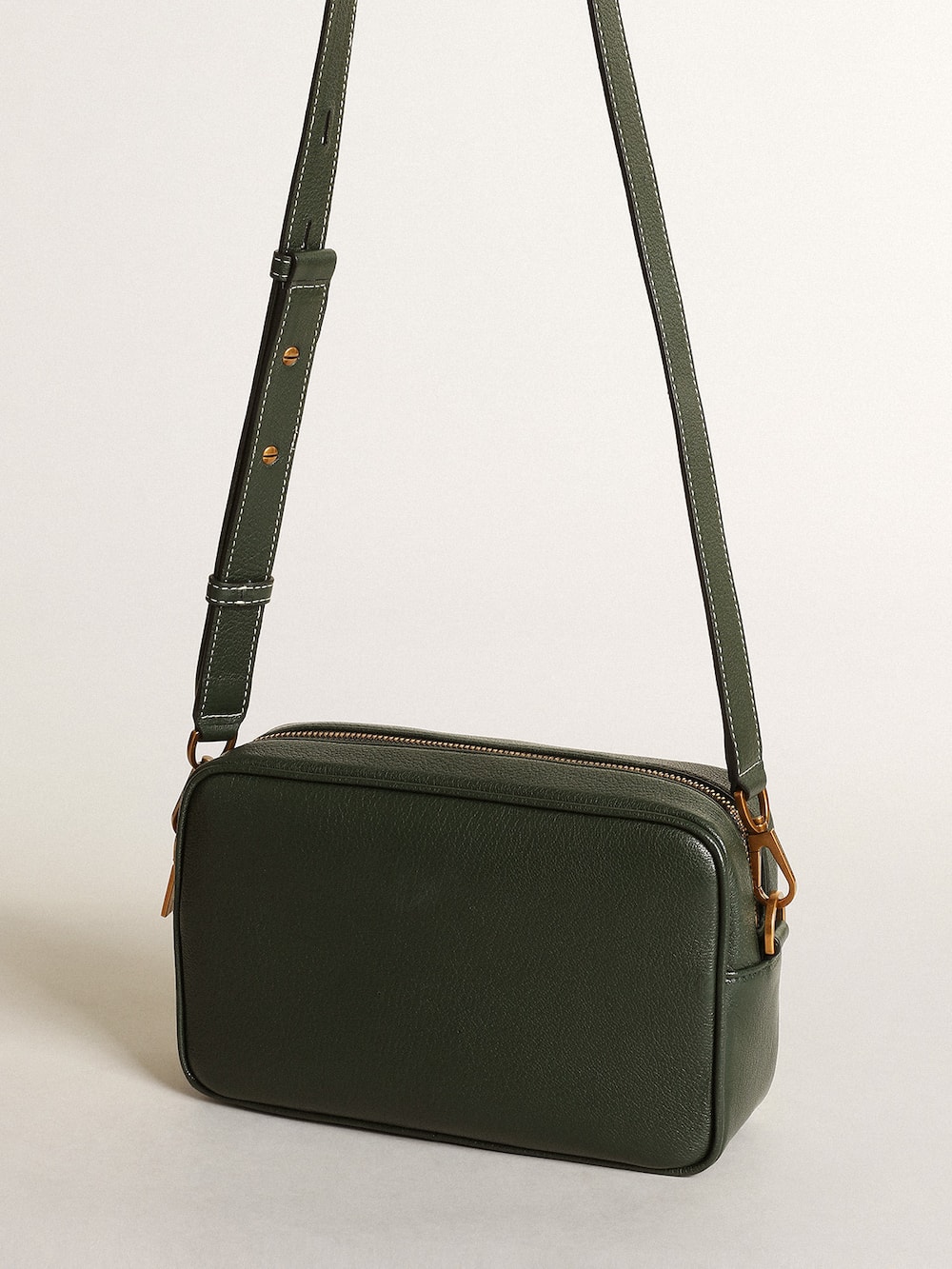 Golden Goose - Star Bag de piel verde oscuro con estrella tono sobre tono in 