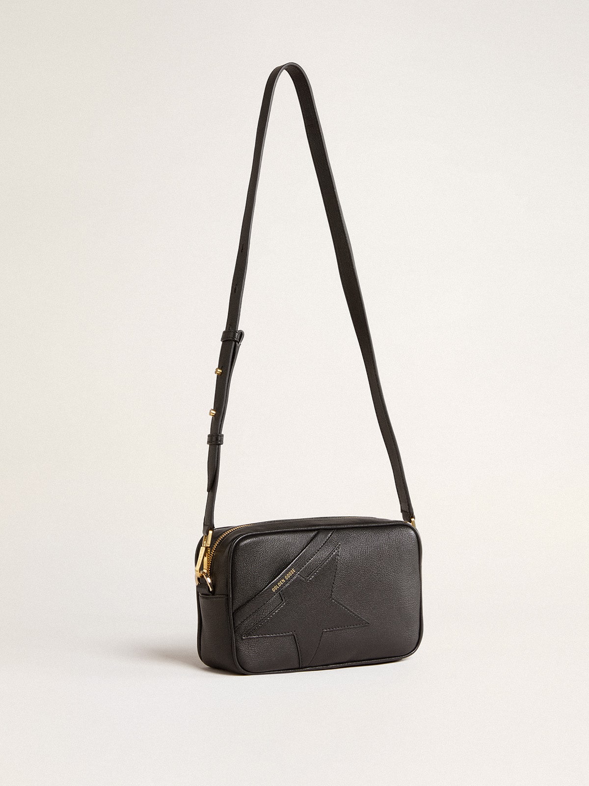 Golden Goose - Star Bag de couro preto com estrela tom sobre tom in 