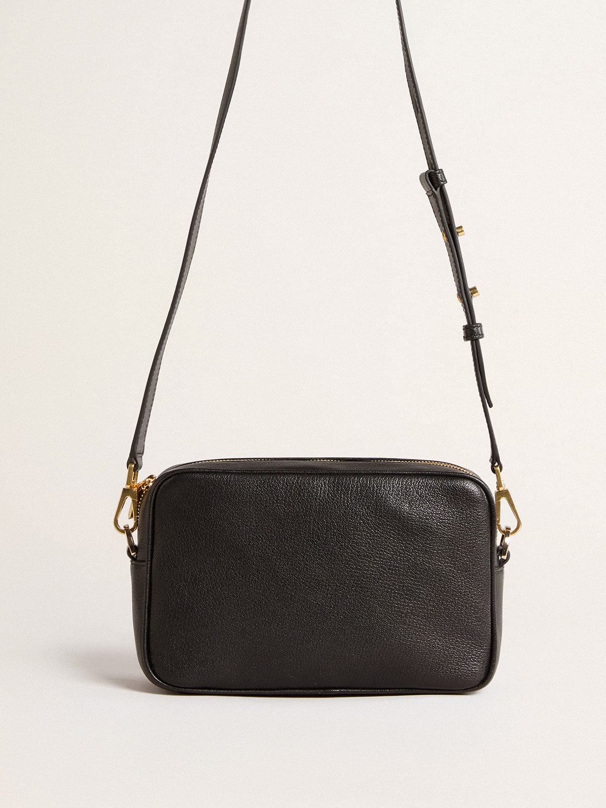 Golden Goose - Star Bag de piel negra con estrella tono sobre tono in 